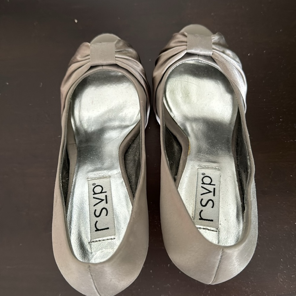 Peep toe, pewter pumps worn once size 6 - Picture 4 of 6